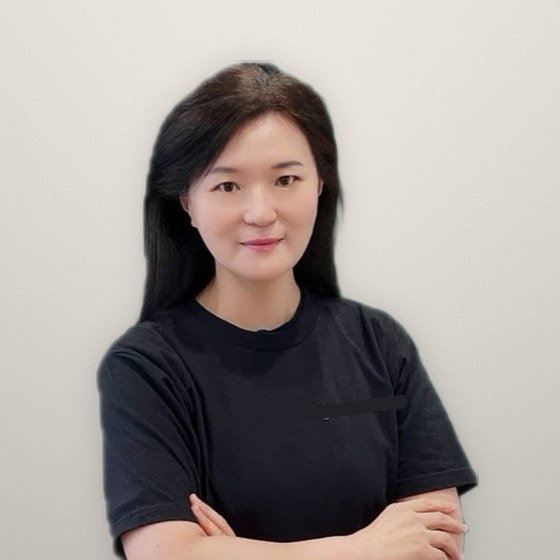 Amanda (Eun Young) Lee